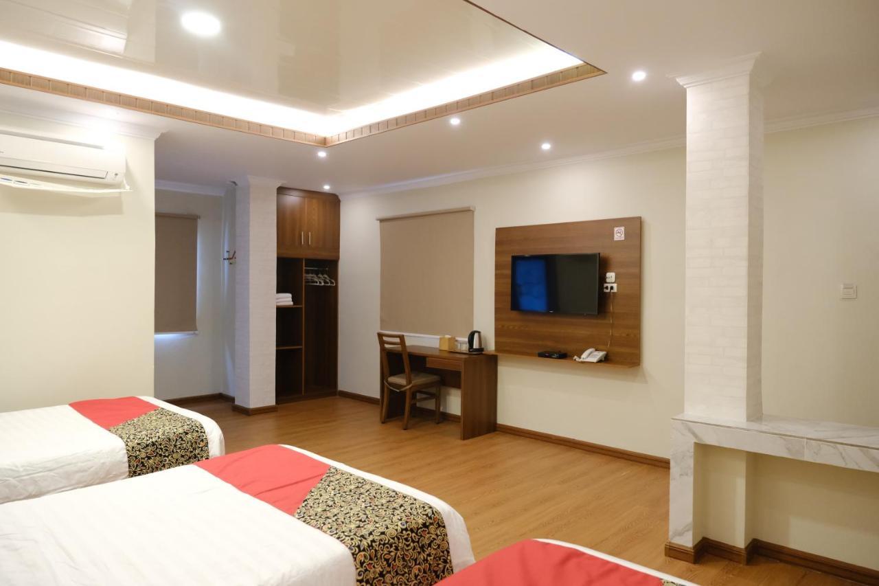 Joyful Hotel Tanjung Pandan Bagian luar foto