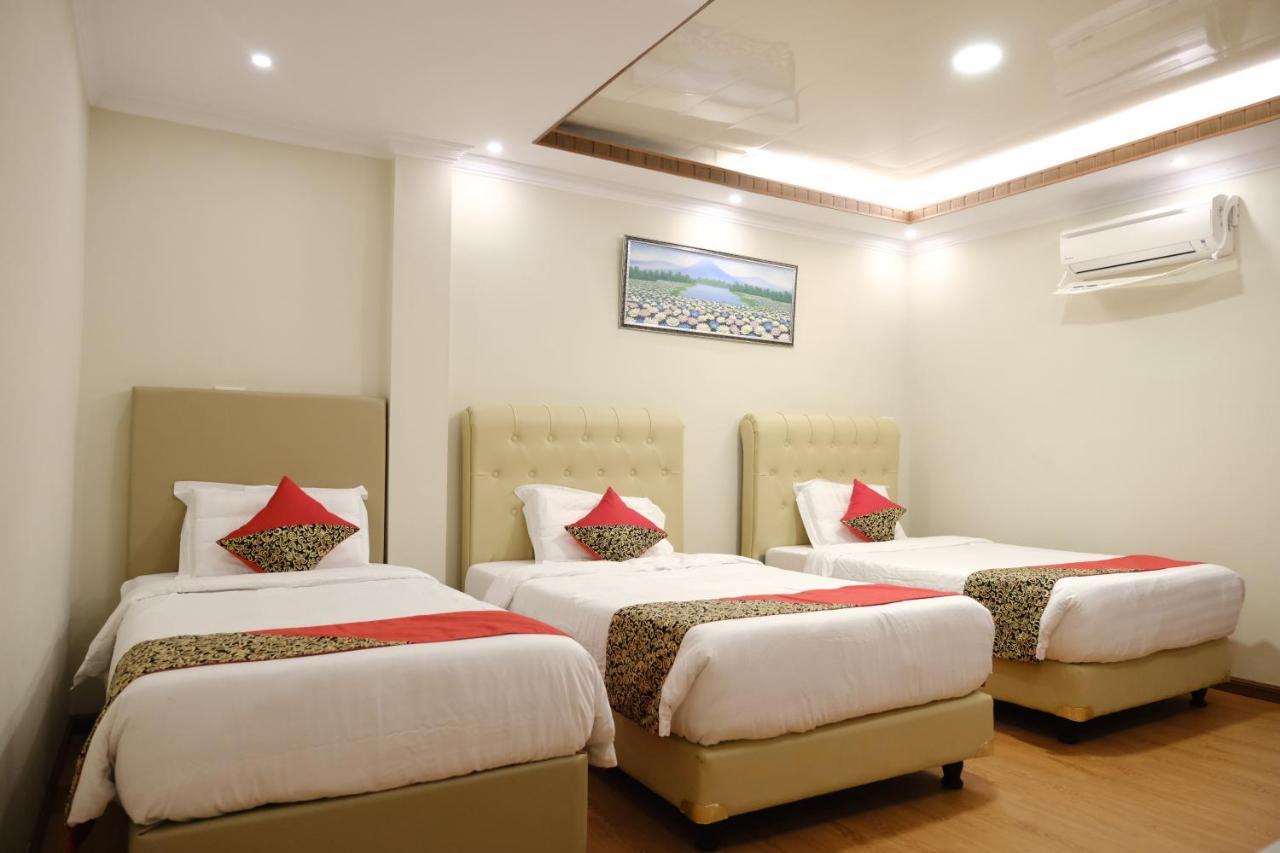 Joyful Hotel Tanjung Pandan Bagian luar foto