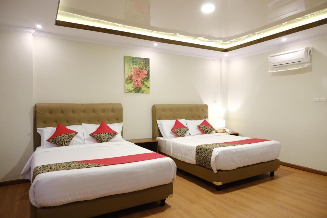 Joyful Hotel Tanjung Pandan Bagian luar foto