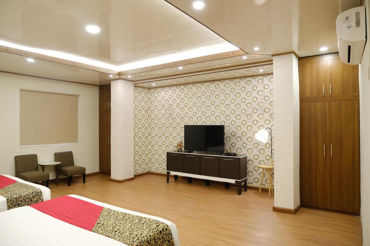 Joyful Hotel Tanjung Pandan Bagian luar foto